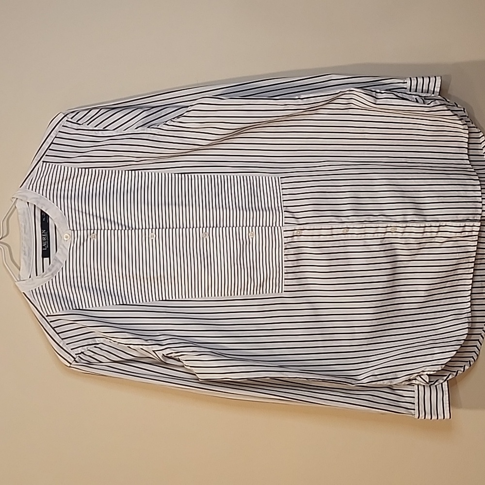 Striped Button-Front Women's Shirt - White/Black - Picture 4 of 6